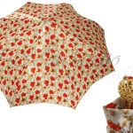 Çadër e bukur me lule të kuqe